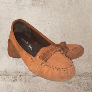 American Eagle Brown / Tan Suede Moccasin flats - Size 9